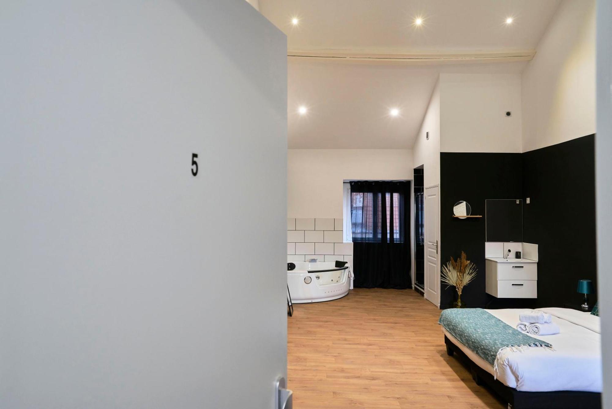 Апартаменты Ng Prestige - Lille L Roubaix Trichon - Balneo - Netflix - Wifi Экстерьер фото