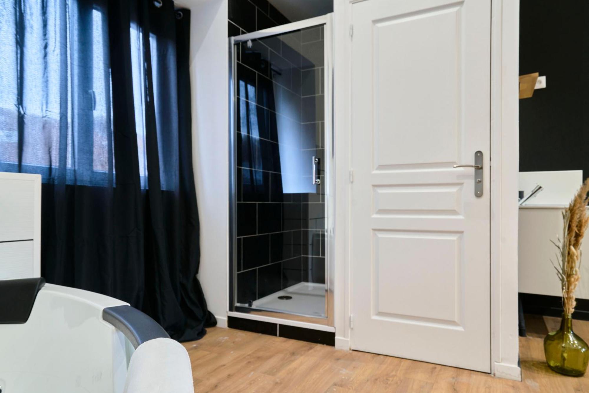 Апартаменты Ng Prestige - Lille L Roubaix Trichon - Balneo - Netflix - Wifi Экстерьер фото